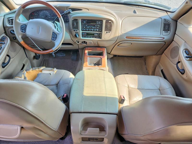 63883936 :رقم المزاد ، 5LMFU28R91LJ30932 vin ، 2001 Lincoln Navigator مزاد بيع