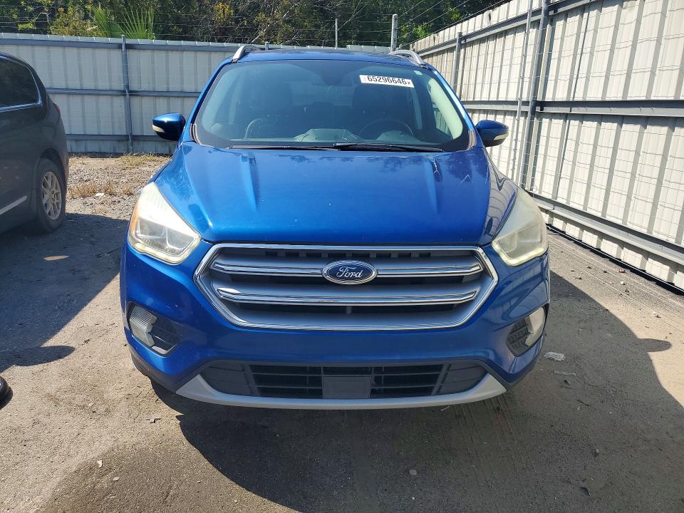 65296646 :رقم المزاد ، 1FMCU0JD4HUC64986 vin ، 2017 Ford Escape مزاد بيع