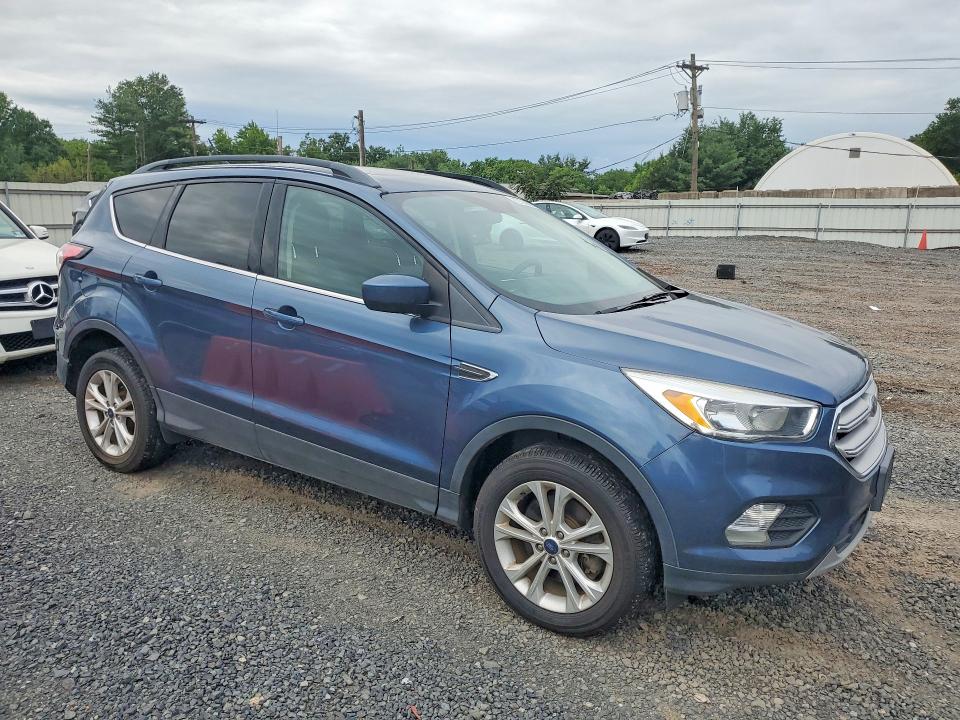 Продаж на аукціоні авто 2018 Ford Escape, vin: 1FMCU9GD9JUB33232, номер лоту: 63790966