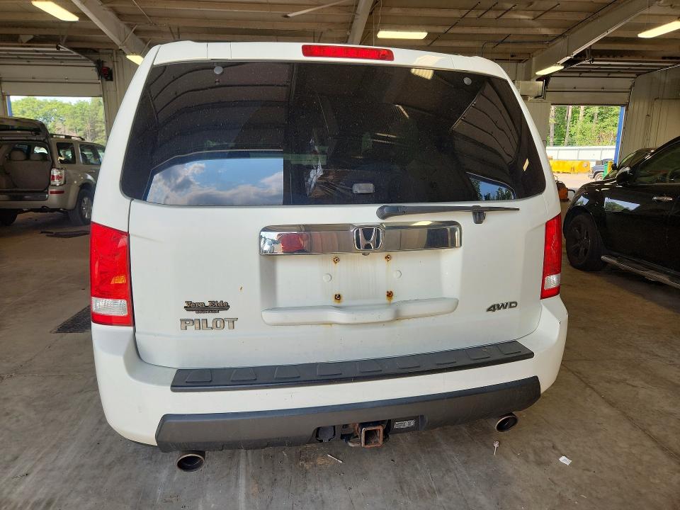 64796366 :رقم المزاد ، 5FNYF4H51BB085959 vin ، 2011 Honda Pilot مزاد بيع