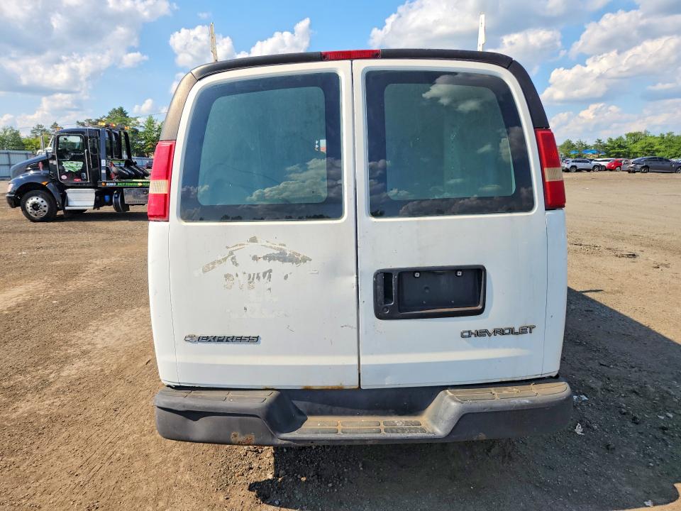 63743616 :رقم المزاد ، 1GCGG25V061250318 vin ، 2006 Chevrolet Express G2500 مزاد بيع