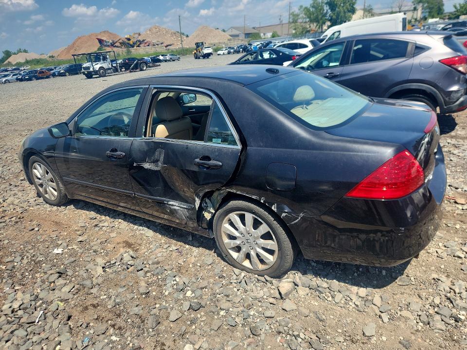 64374596 :رقم المزاد ، 1HGCM665X7A085605 vin ، 2007 Honda Accord مزاد بيع