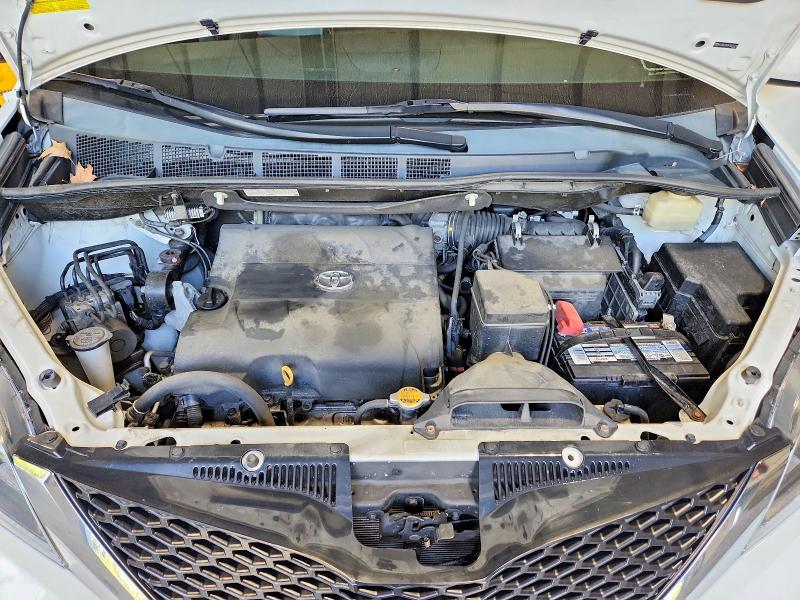 64255426 :رقم المزاد ، 5TDXK3DC8FS625329 vin ، 2015 Toyota Sienna مزاد بيع