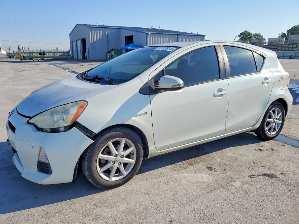 Auction sale of the 2013 Toyota Prius C, vin: JTDKDTB36D1535548, lot number: 67558316