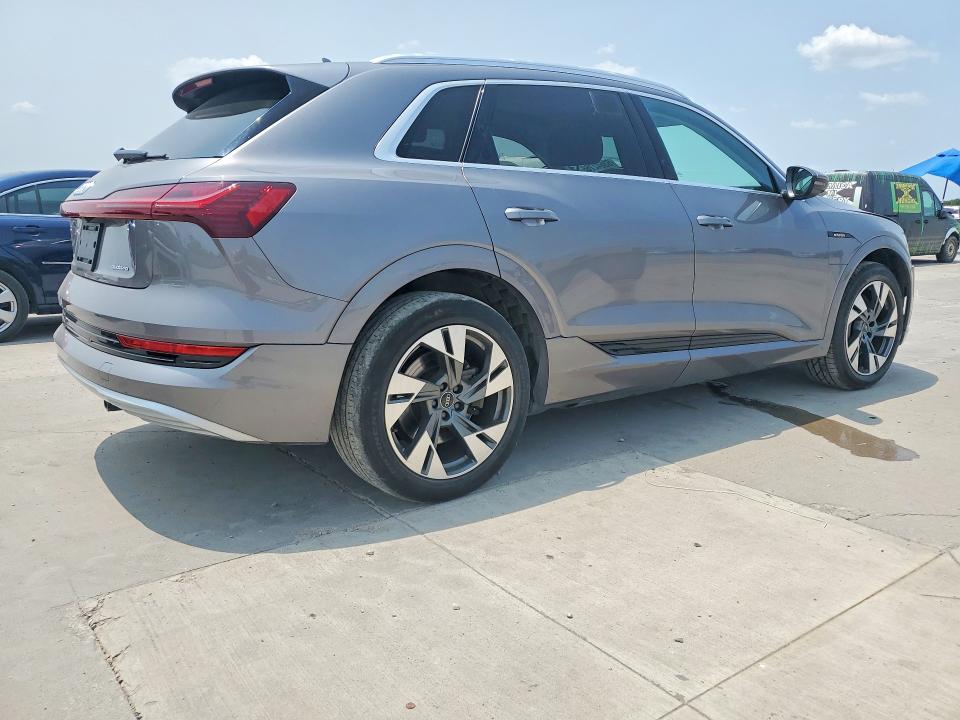 2021 Audi E-tron მანქანა იყიდება აუქციონზე, vin: WA1AAAGE8MB020428, აუქციონის ნომერი: 63642766
