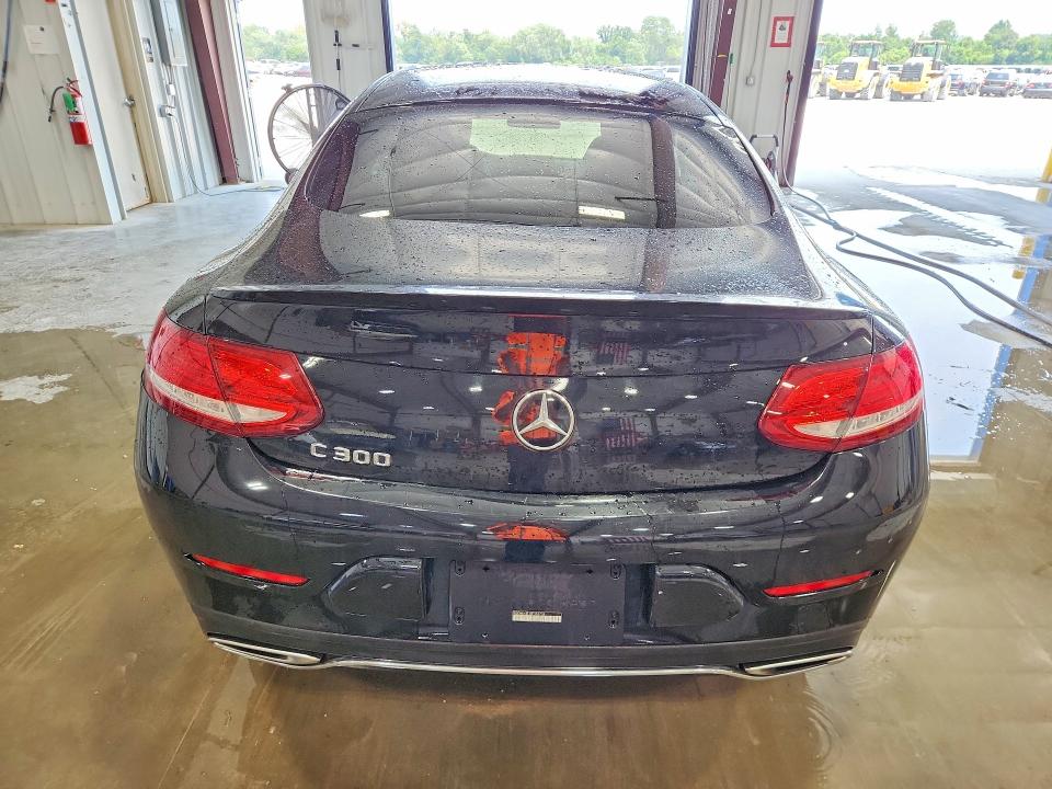 63782036 :رقم المزاد ، WDDWJ4JB1HF355739 vin ، 2017 Mercedes-benz C مزاد بيع