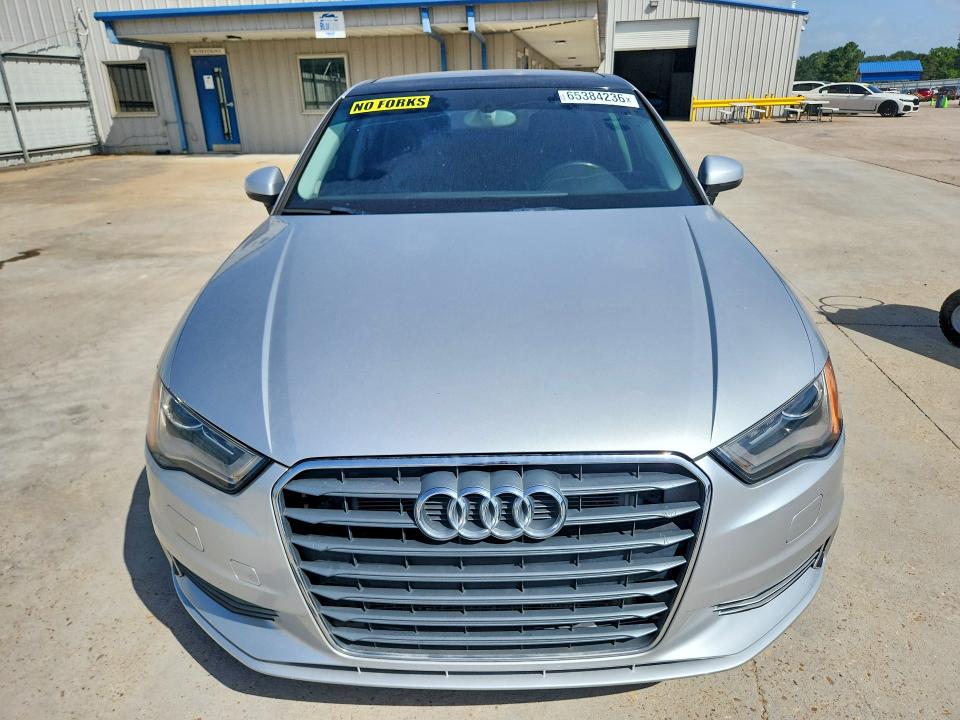 Продажа на аукционе авто 2015 Audi A3, vin: WAUACGFF8F1005589, номер лота: 65384236