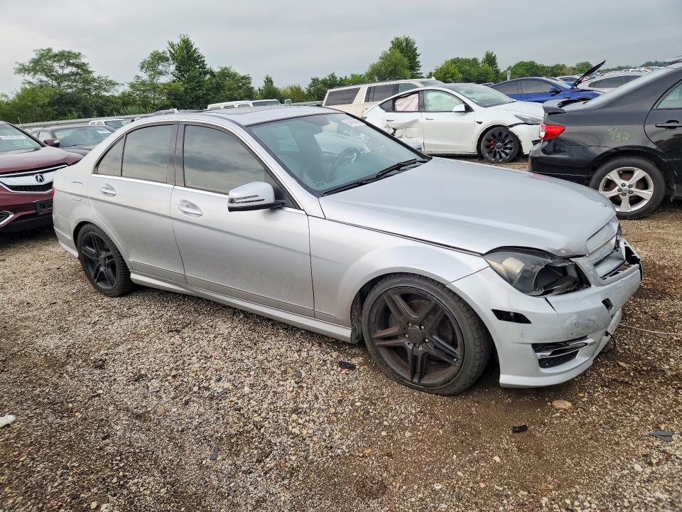 Продажа на аукционе авто 2012 Mercedes-benz C, vin: WDDGF8BBXCA713986, номер лота: 64483646