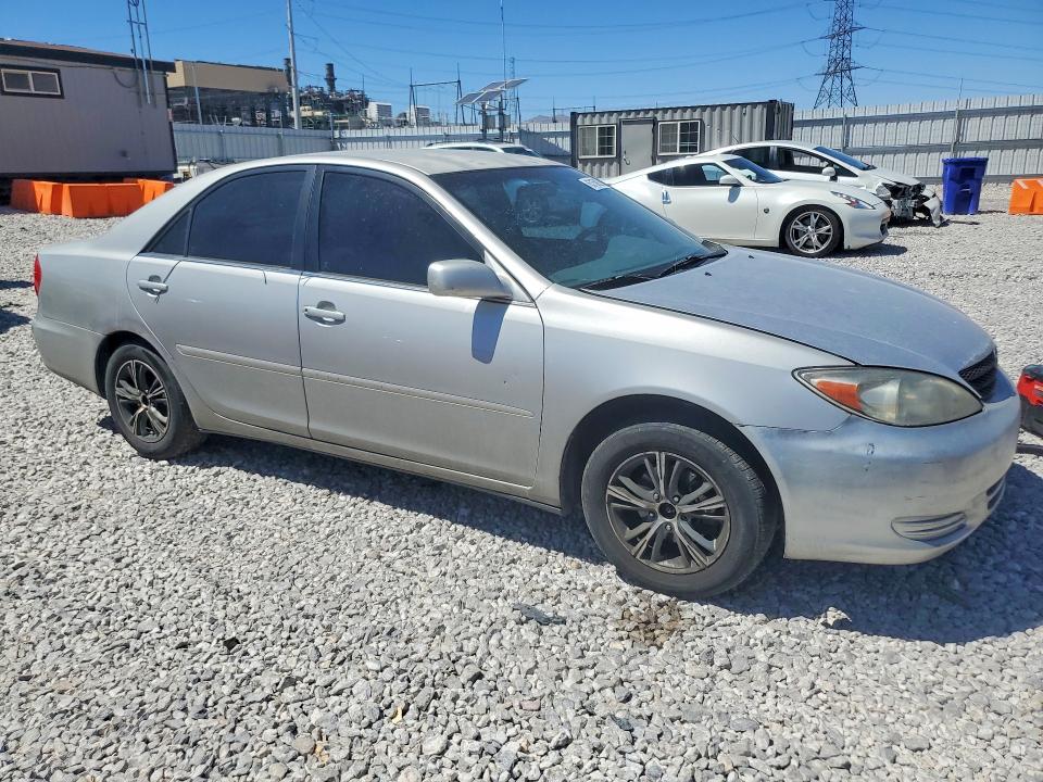 63158926 :رقم المزاد ، 4T1BE32K04U327907 vin ، 2004 Toyota Camry مزاد بيع