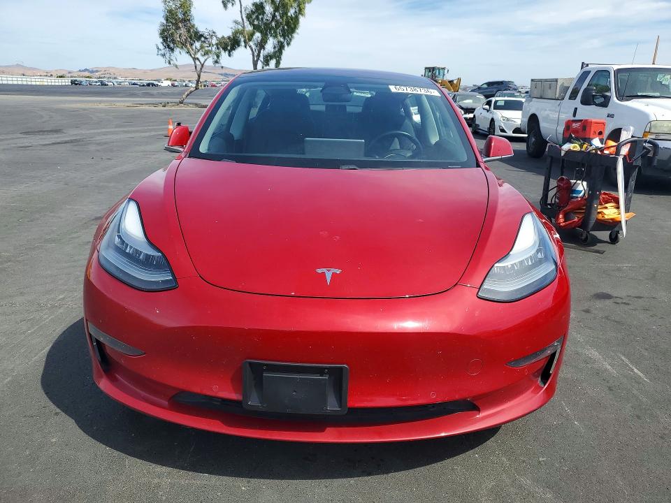 65738736 :رقم المزاد ، 5YJ3E1EA3JF022342 vin ، 2018 Tesla Model 3 مزاد بيع