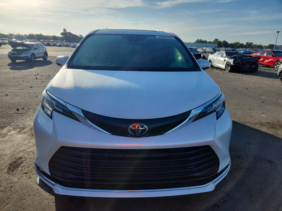 Продажа на аукционе авто 2022 Toyota Sienna, vin: 5TDYRKECXNS104894, номер лота: 63992396