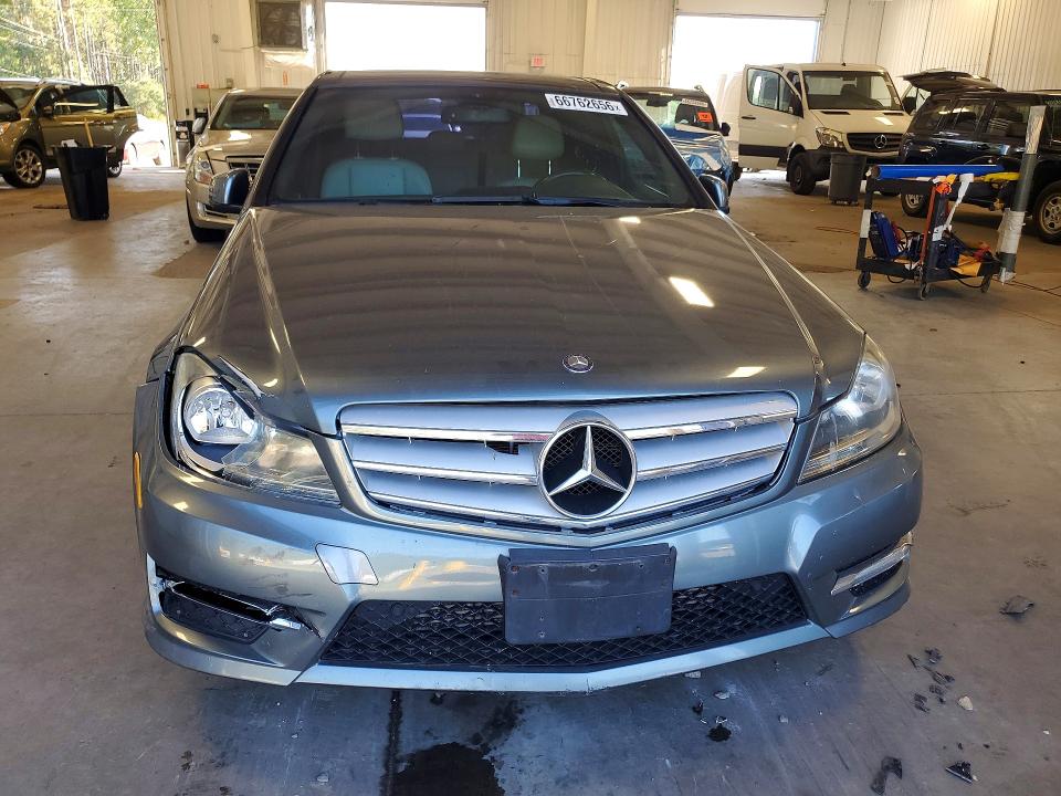 Продаж на аукціоні авто 2012 Mercedes-benz C, vin: WDDGF4HB1CA649532, номер лоту: 66762656