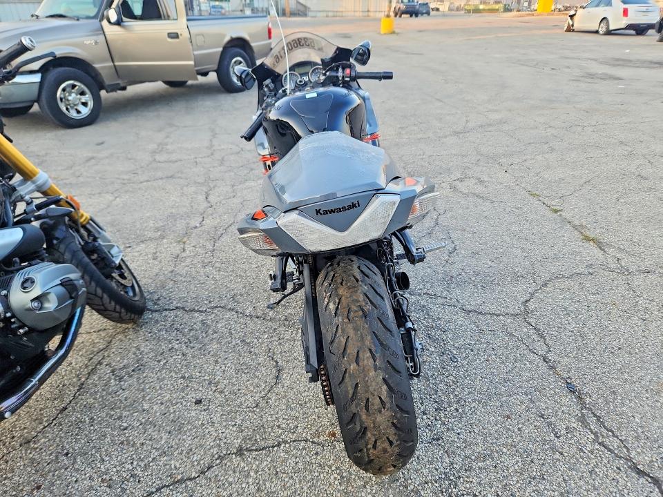 63360816 :رقم المزاد ، JKBZXNJ13JA005735 vin ، 2018 Kawasaki Zx1400 مزاد بيع
