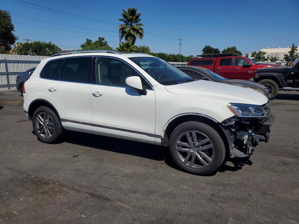 Продажа на аукционе авто 2015 Volkswagen Touareg, vin: WVGEF9BP8FD006290, номер лота: 63707746