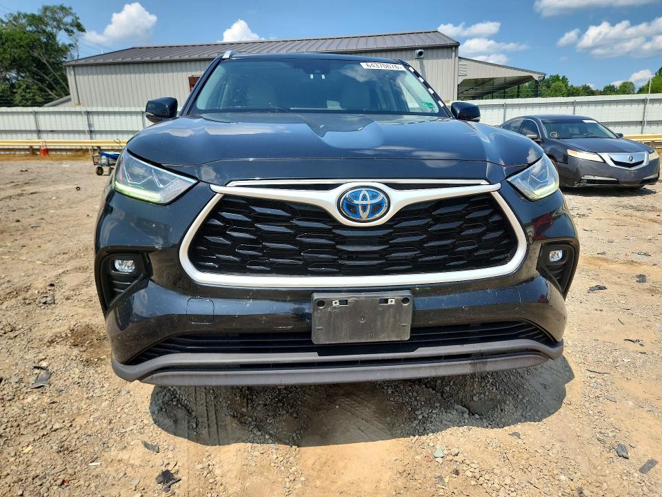 Продажа на аукционе авто 2023 Toyota Highlander, vin: 5TDABRCH8PS588273, номер лота: 64370676