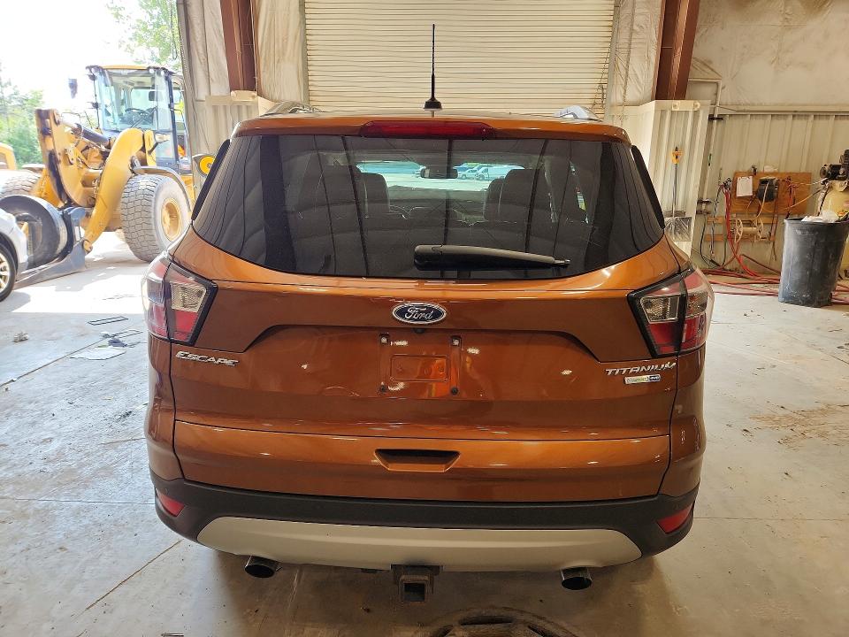 2017 Ford Escape მანქანა იყიდება აუქციონზე, vin: 1FMCU9J98HUE31740, აუქციონის ნომერი: 66004896