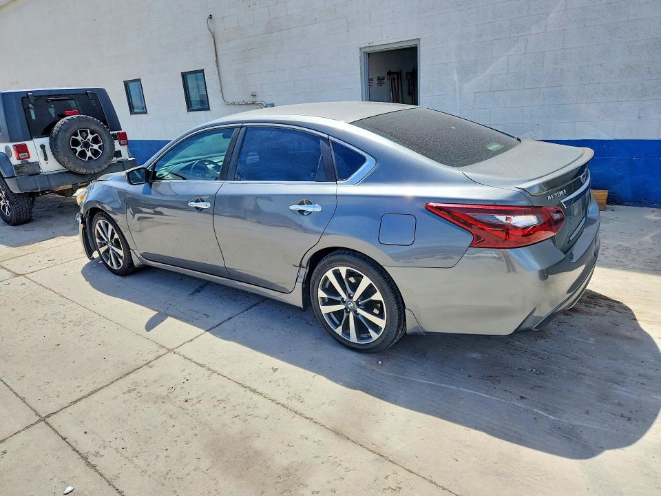 2017 Nissan Altima მანქანა იყიდება აუქციონზე, vin: 1N4AL3AP4HC133272, აუქციონის ნომერი: 65557906