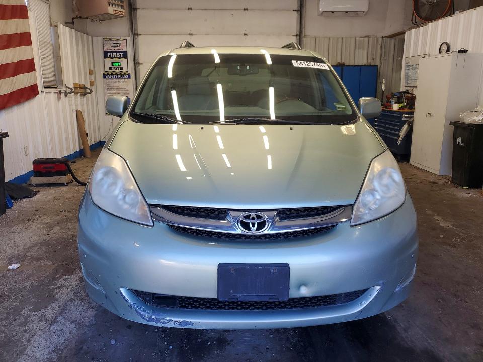 2007 Toyota Sienna მანქანა იყიდება აუქციონზე, vin: 5TDBK22C87S003869, აუქციონის ნომერი: 64125746