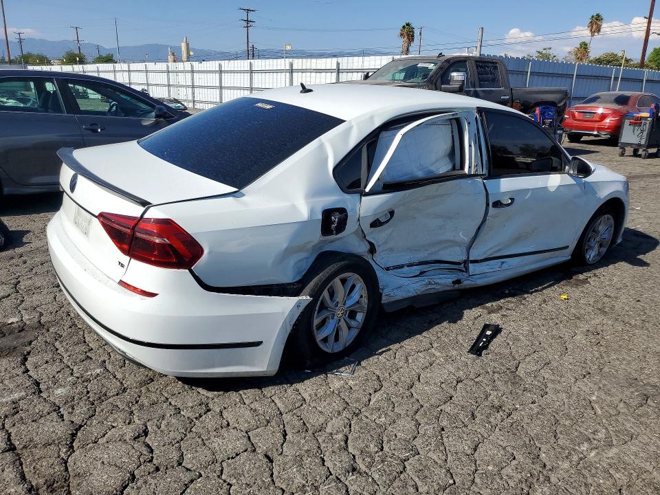 Продаж на аукціоні авто 2017 Volkswagen Passat, vin: 1VWAT7A3XHC027405, номер лоту: 66305556