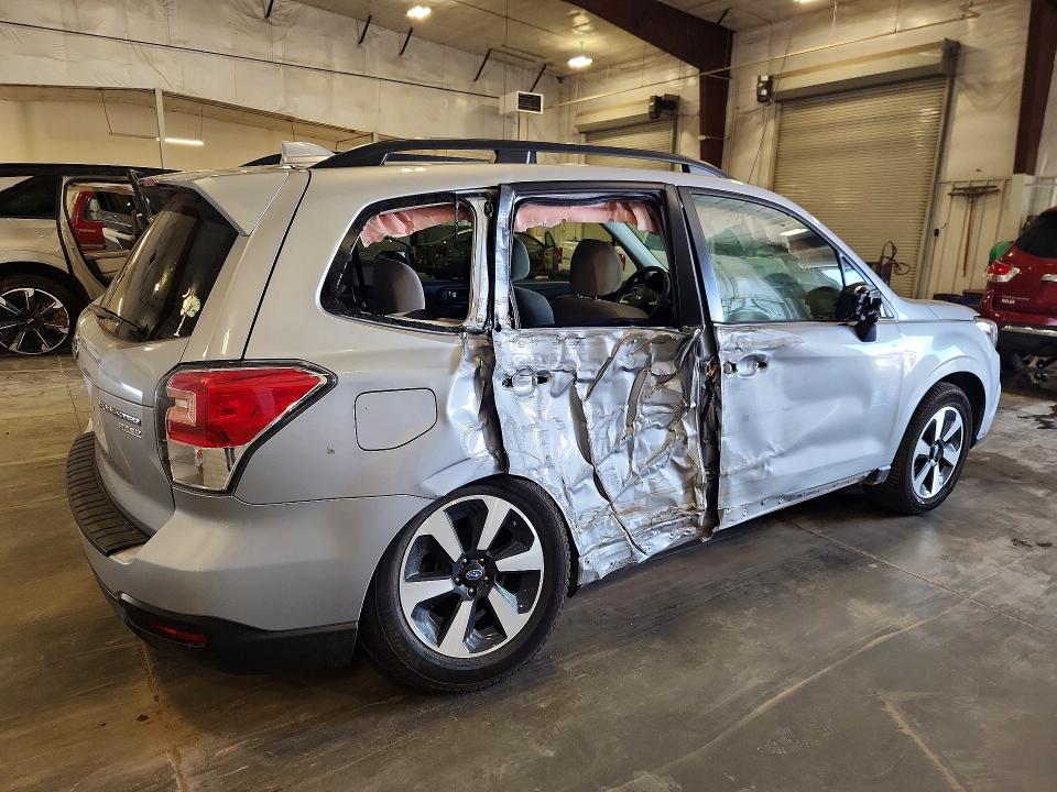 Продаж на аукціоні авто 2017 Subaru Forester, vin: JF2SJAEC3HH807898, номер лоту: 63657086