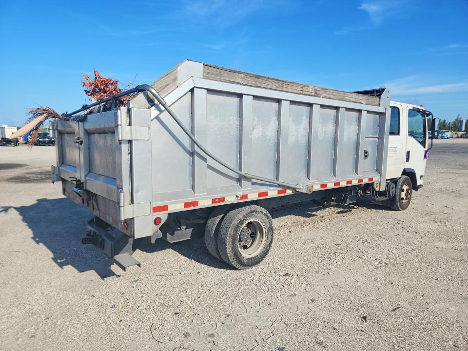 64293856 :رقم المزاد ، 54DB4J1BXGS805839 vin ، 2016 Isuzu Npr مزاد بيع