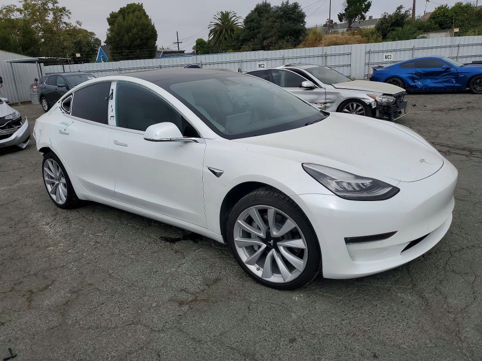 Продаж на аукціоні авто 2018 Tesla Model 3, vin: 5YJ3E1EA2JF155898, номер лоту: 64485166