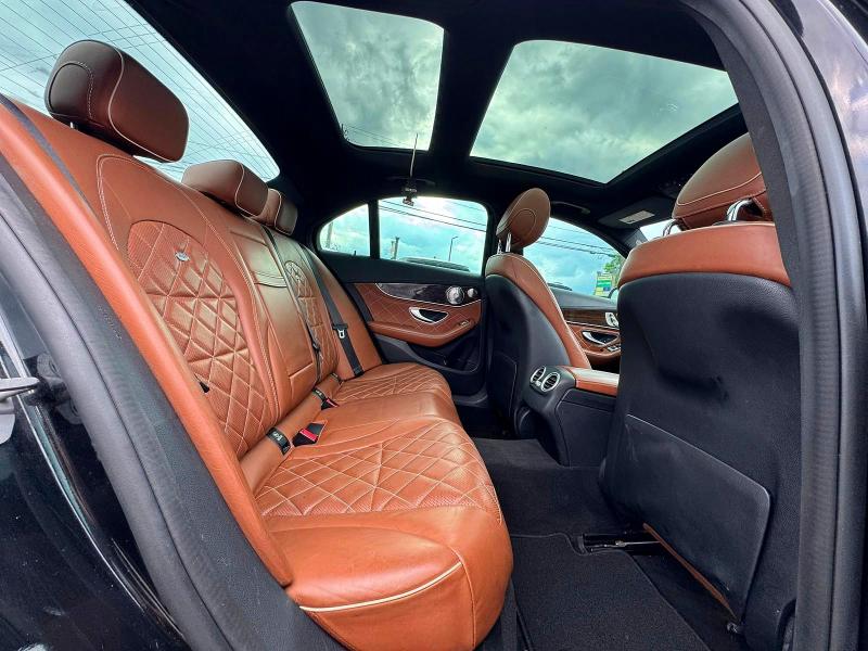 63439586 :رقم المزاد ، 55SWF6EB7JU256739 vin ، 2018 Mercedes-benz C مزاد بيع