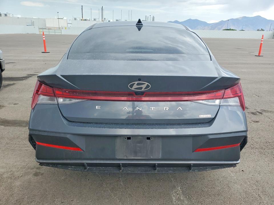 2025 Hyundai Elantra Hybrid მანქანა იყიდება აუქციონზე, vin: KMHLM4DJ8SU131695, აუქციონის ნომერი: 64590406