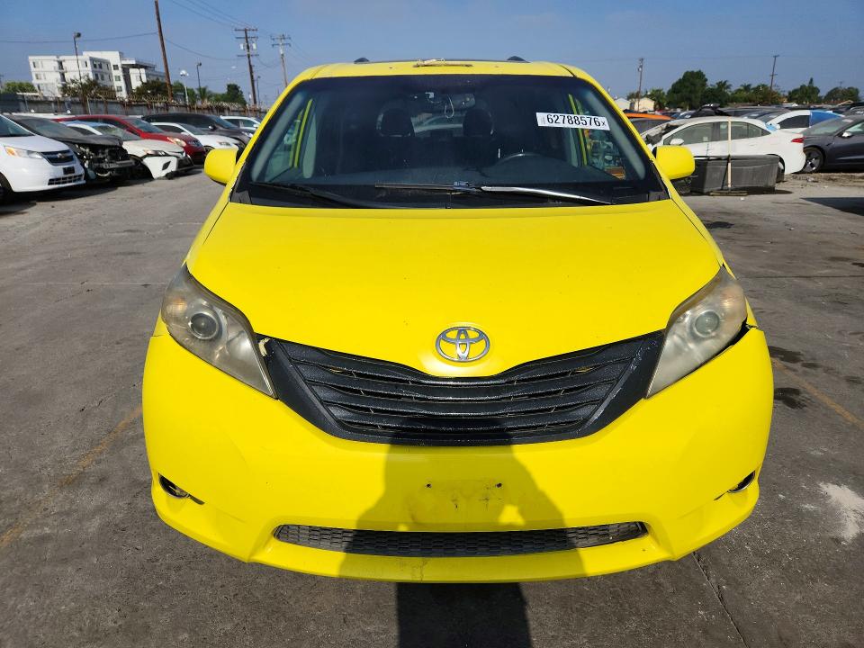 Продаж на аукціоні авто 2011 Toyota Sienna, vin: 5TDXK3DC3BS083597, номер лоту: 62788576