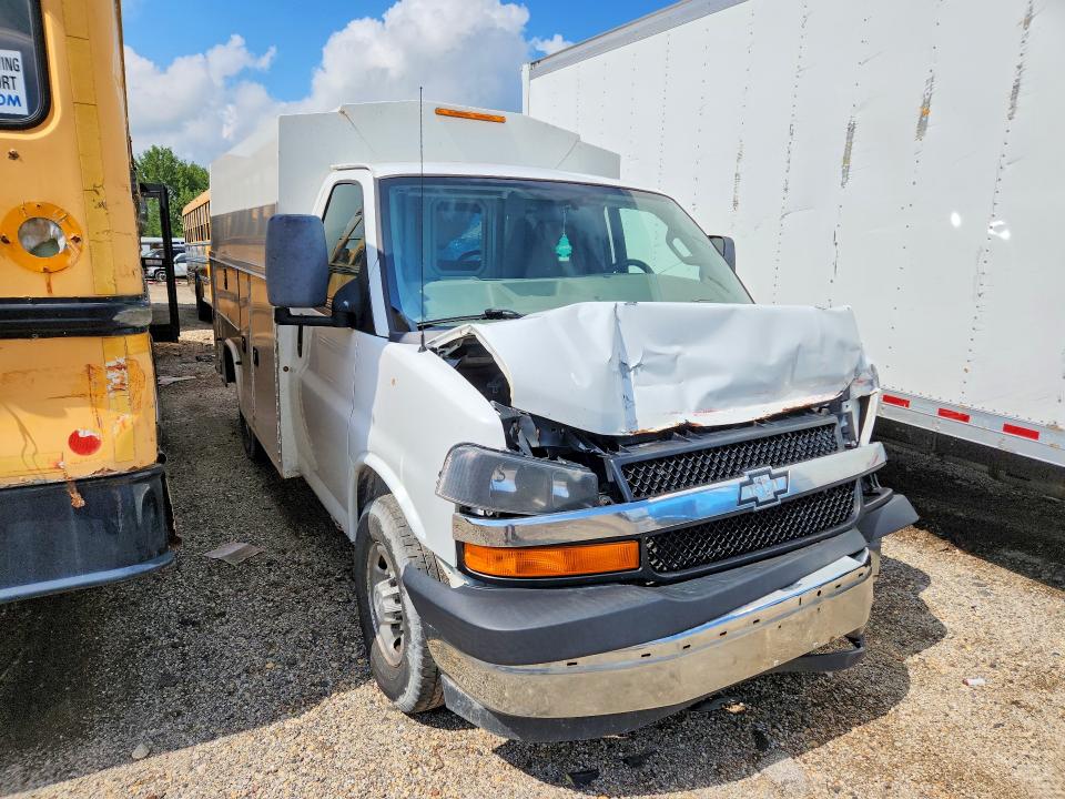 63346976 :رقم المزاد ، 1GB0GRFF0H1164855 vin ، 2017 Chevrolet Express G3500 مزاد بيع