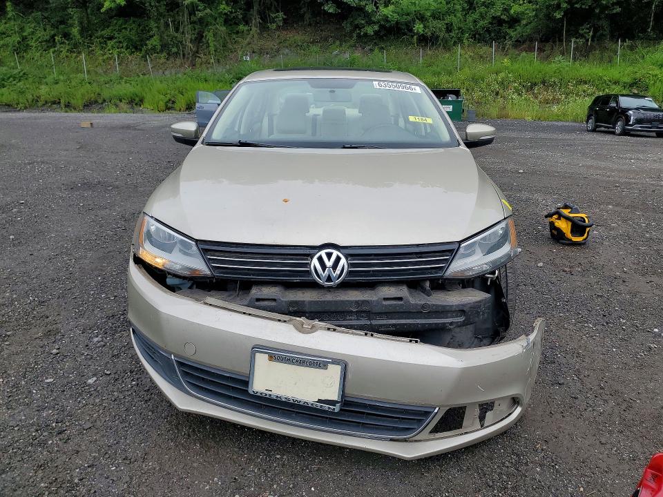2013 Volkswagen Jetta მანქანა იყიდება აუქციონზე, vin: 3VWDP7AJ3DM302542, აუქციონის ნომერი: 63550966