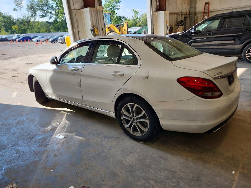 66996616 :رقم المزاد ، 55SWF4KB7GU126610 vin ، 2016 Mercedes-benz C مزاد بيع