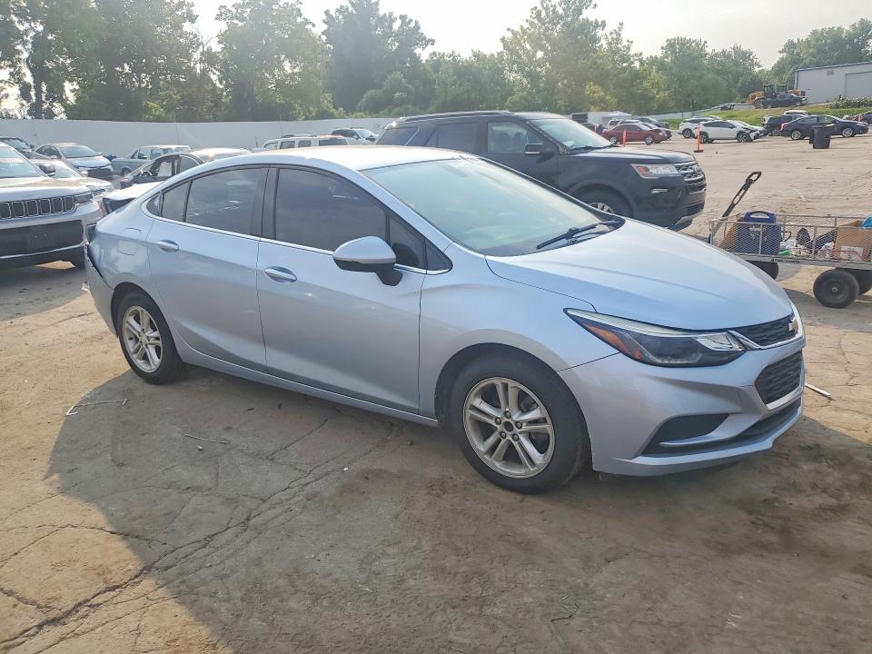 62465206 :رقم المزاد ، 1G1BE5SM3H7163633 vin ، 2017 Chevrolet Cruze مزاد بيع