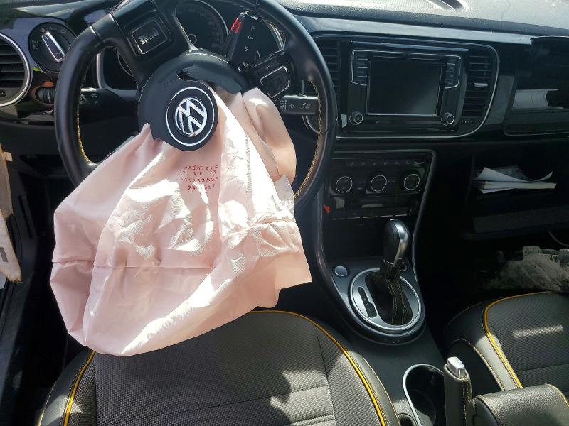 2018 Volkswagen Beetle მანქანა იყიდება აუქციონზე, vin: 3VWSD7AT4JM711596, აუქციონის ნომერი: 65280336