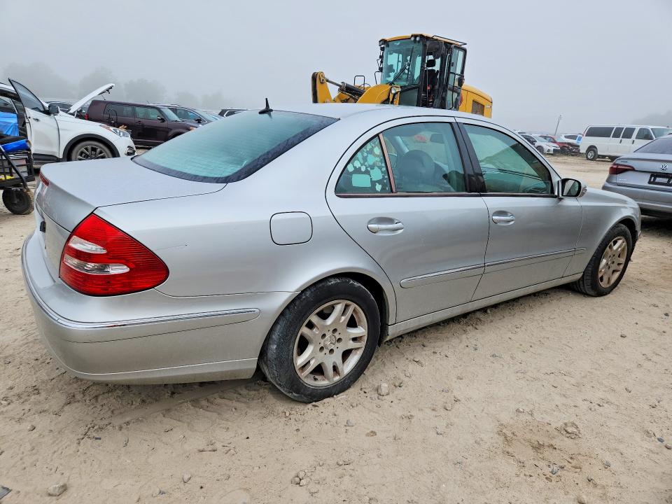 2004 Mercedes-benz E მანქანა იყიდება აუქციონზე, vin: WDBUF65J24A454902, აუქციონის ნომერი: 65627226