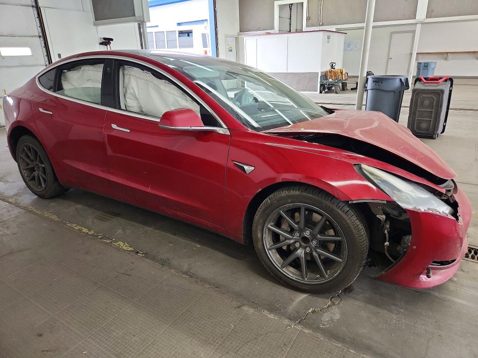 66068646 :رقم المزاد ، 5YJ3E1EA6JF045503 vin ، 2018 Tesla Model 3 مزاد بيع