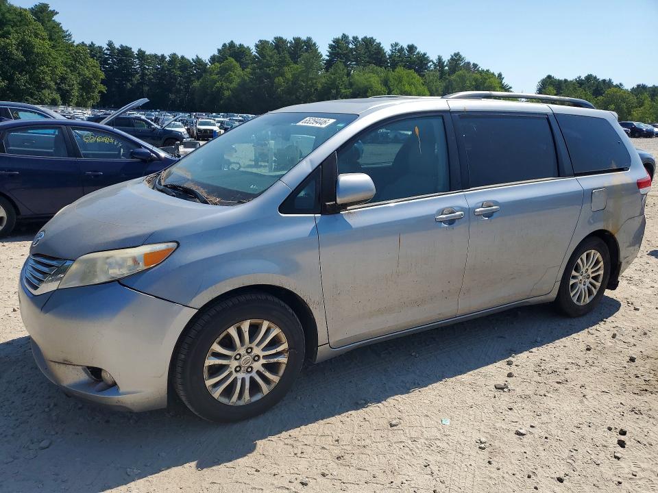 65259446 :رقم المزاد ، 5TDYK3DC6BS059685 vin ، 2011 Toyota Sienna مزاد بيع