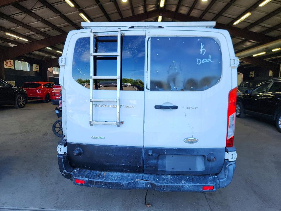 66062476 :رقم المزاد ، 1FBZX2ZG4FKA22003 vin ، 2015 Ford Transit مزاد بيع