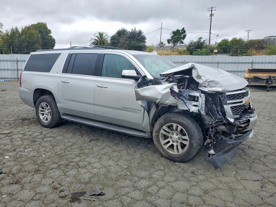 65225526 :رقم المزاد ، 1GNSKHKC8HR152891 vin ، 2017 Chevrolet Suburban مزاد بيع