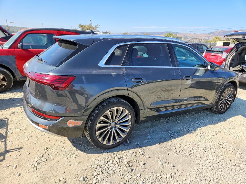 Продаж на аукціоні авто 2019 Audi E-tron, vin: WA1VABGE3KB022561, номер лоту: 64340886