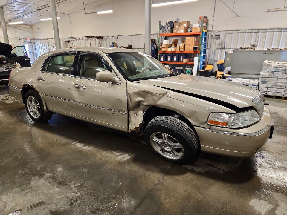 Aukcja sprzedaży 2004 Lincoln Town Car, vin: 1LNHM83W84Y665527, numer aukcji: 65360716
