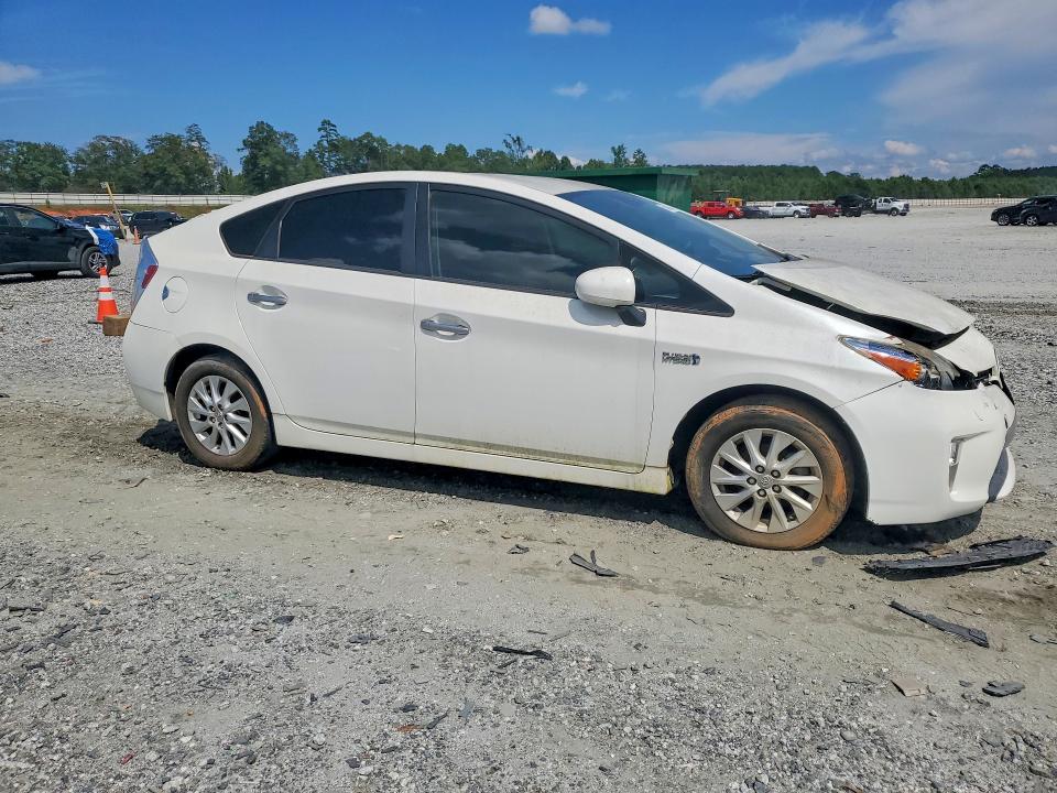 2015 Toyota Prius Plug-in Hybrid მანქანა იყიდება აუქციონზე, vin: JTDKN3DP5F3068398, აუქციონის ნომერი: 64101646