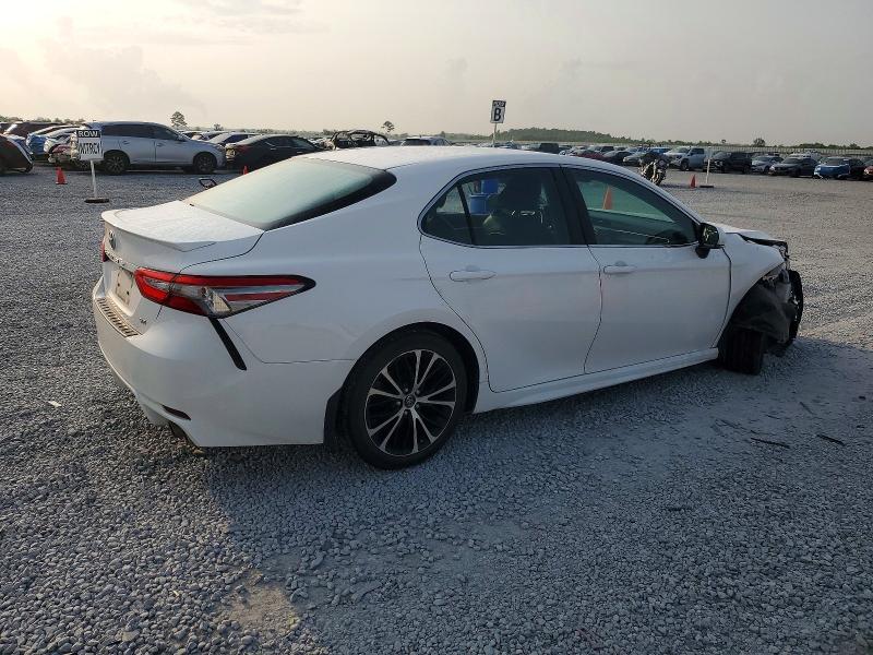 2018 Toyota Camry მანქანა იყიდება აუქციონზე, vin: 4T1B11HK7JU143390, აუქციონის ნომერი: 63913166