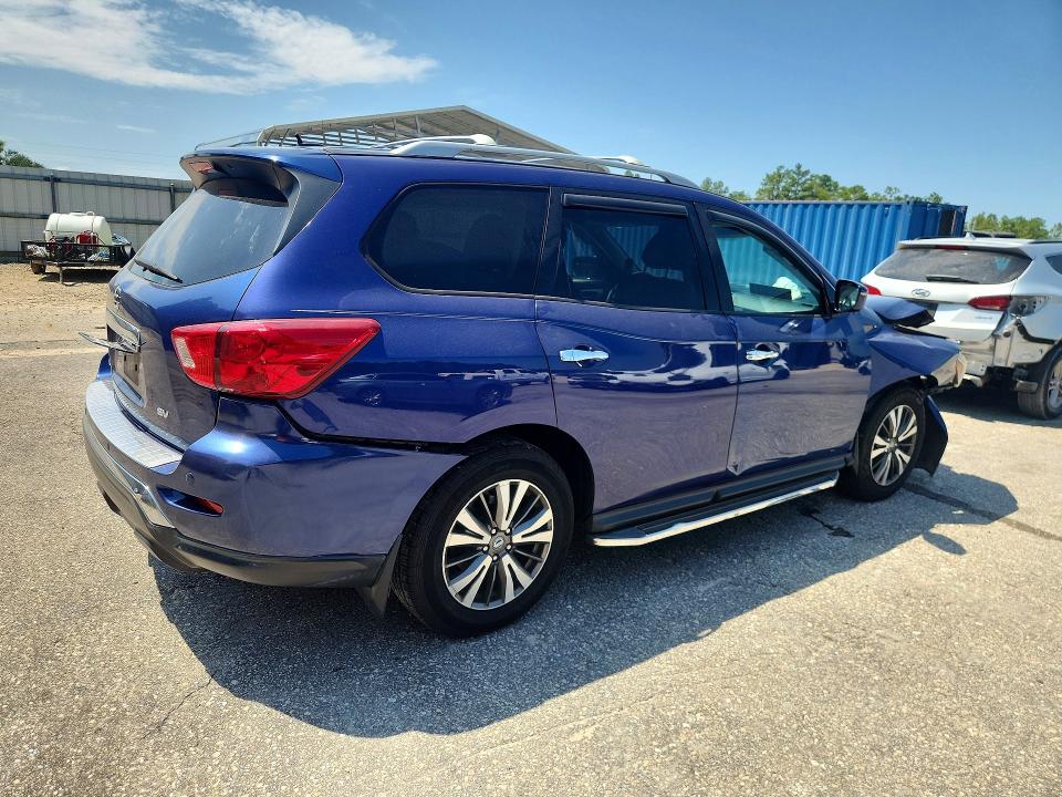 65381016 :رقم المزاد ، 5N1DR2MN5HC905476 vin ، 2017 Nissan Pathfinder مزاد بيع