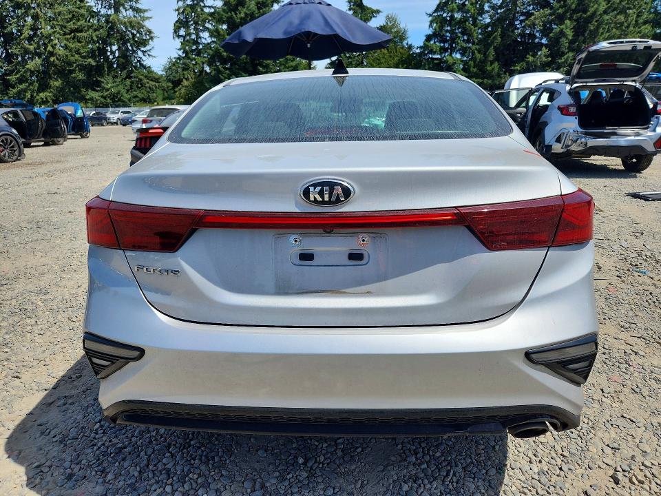 64230606 :رقم المزاد ، 3KPF24ADXME403316 vin ، 2021 Kia Forte مزاد بيع