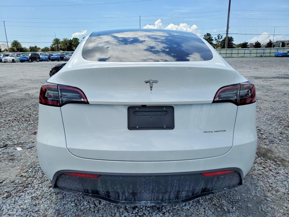 Продажа на аукционе авто 2024 Tesla Model Y, vin: 7SAYGDEE8RA240261, номер лота: 64275566