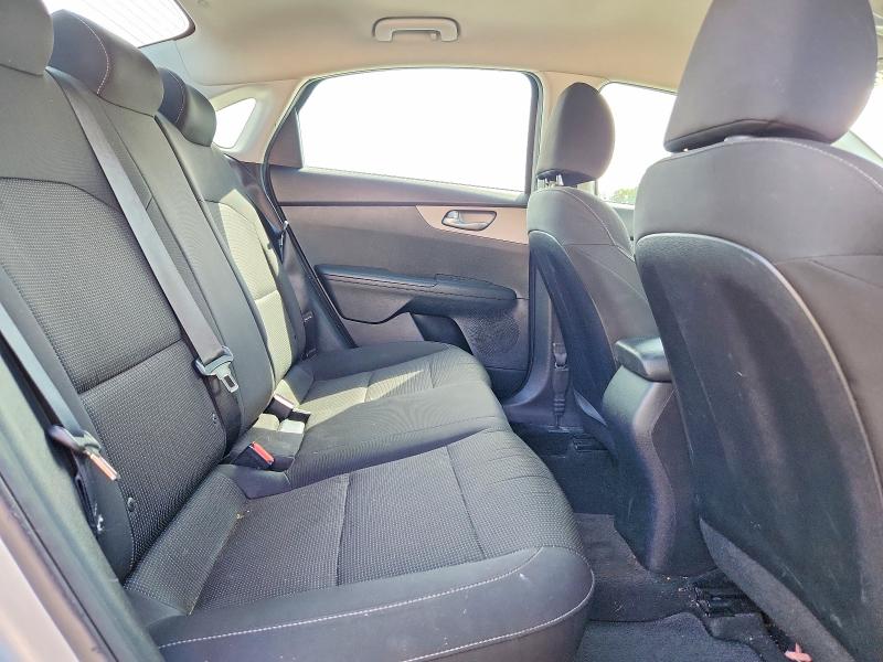 67324496 :رقم المزاد ، 3KPF24AD6KE044785 vin ، 2019 Kia Forte مزاد بيع