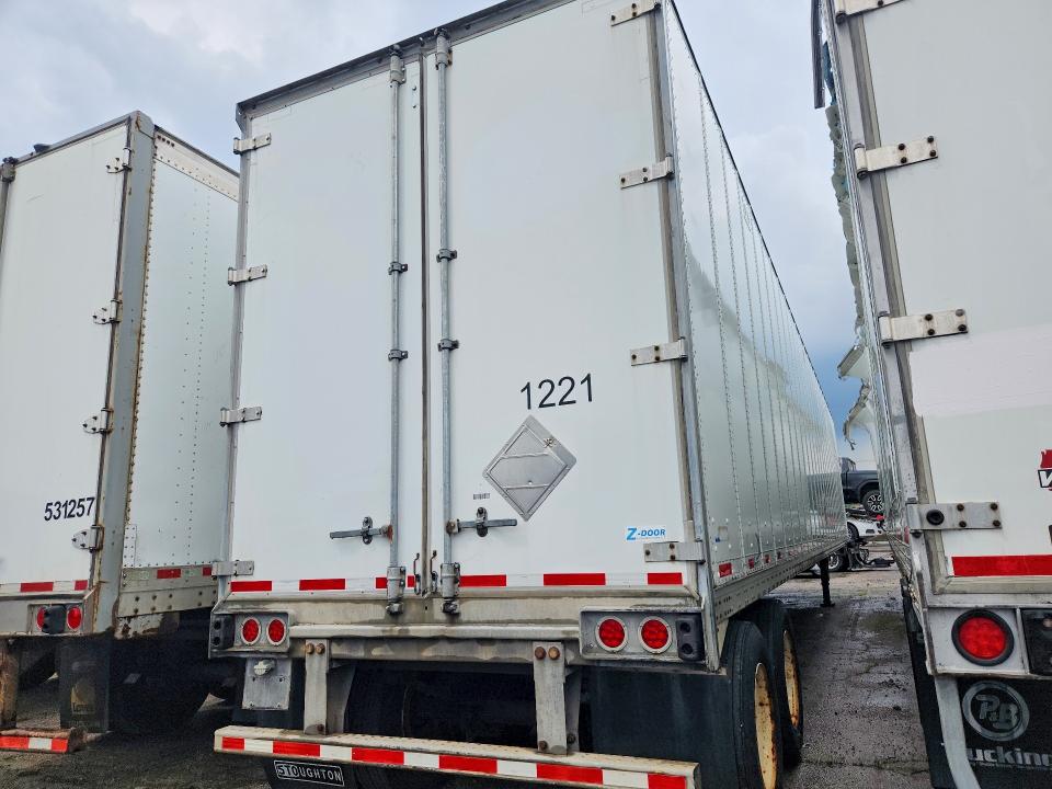 63379906 :رقم المزاد ، 1DW1A5328DB400212 vin ، 2013 Stoughton Unknown مزاد بيع