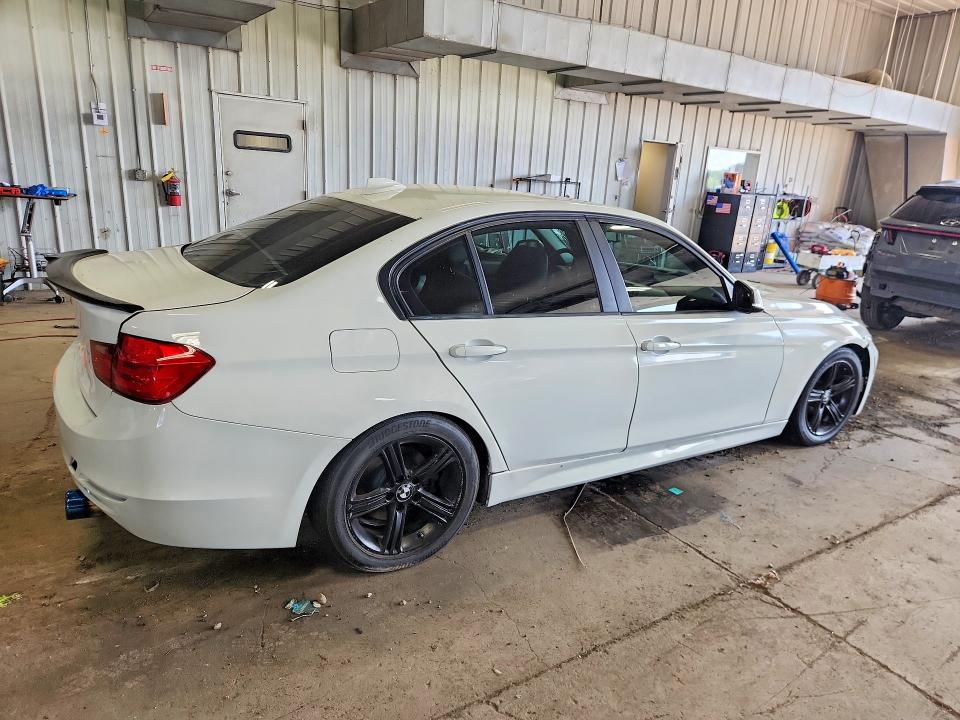 64498806 :رقم المزاد ، WBA3B3C55DF540797 vin ، 2013 Bmw 328 مزاد بيع