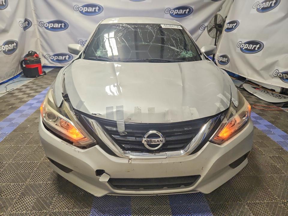 2017 Nissan Altima მანქანა იყიდება აუქციონზე, vin: 1N4AL3AP0HC268460, აუქციონის ნომერი: 65366736